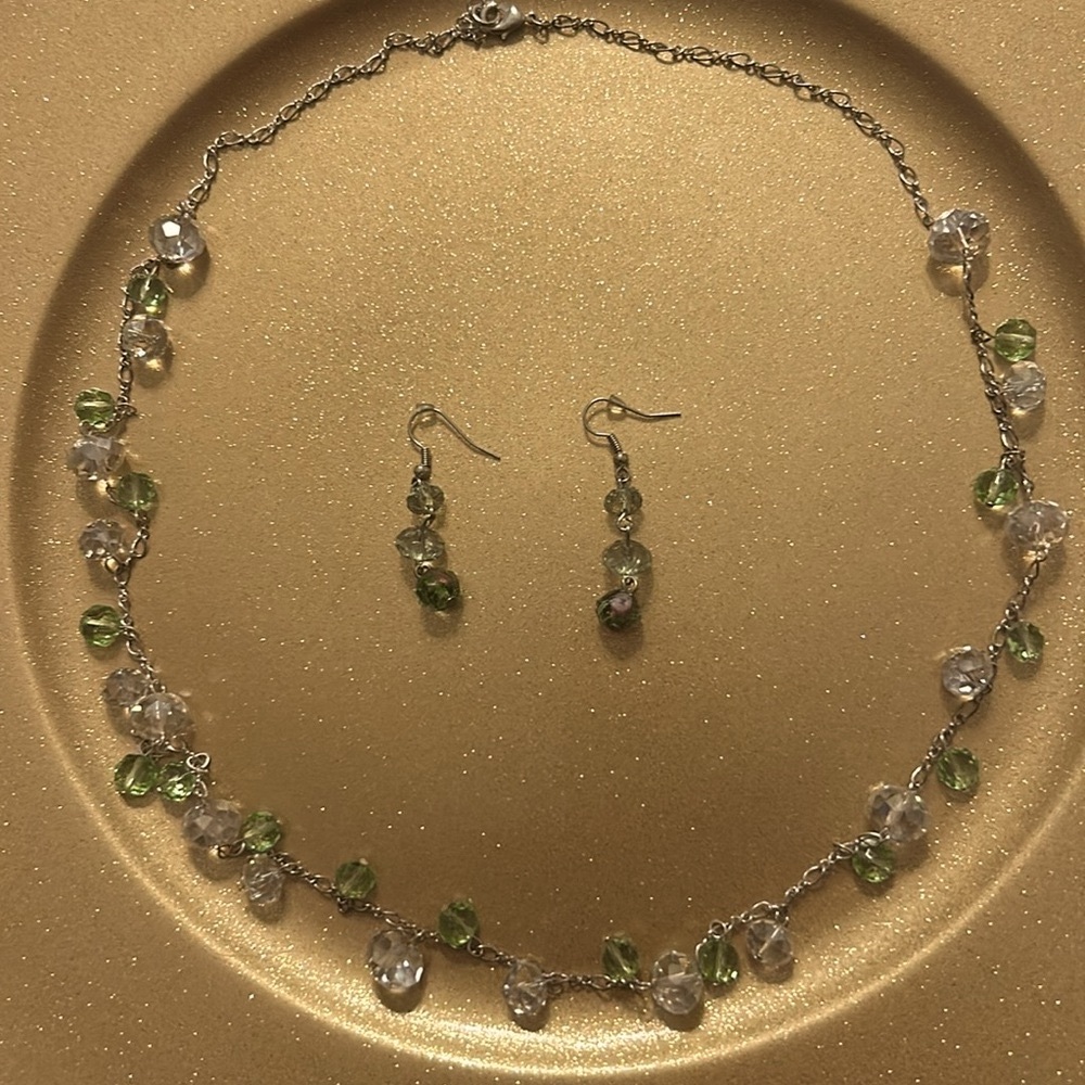 Elegant Set of Green & Clear Crystal Beads on Silver Chain; Matching Earrings - Picture 3 of 12
